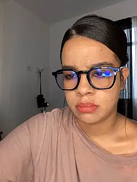 trianawhite online show from 12.03.24