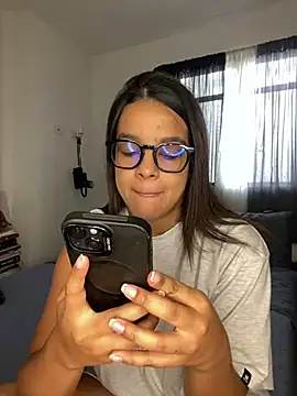 trianawhite online show from 12.06.24