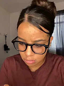 trianawhite online show from 12.10.24