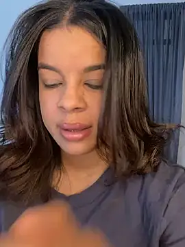 trianawhite online show from 03.03.25