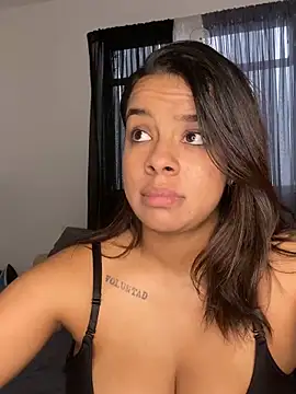 trianawhite online show from 03.05.25