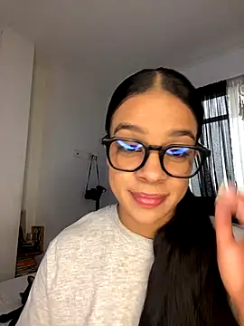 trianawhite online show from 09.16.25