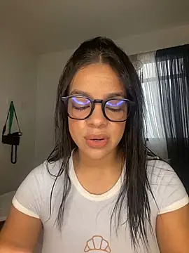 trianawhite online show from 12.02.25