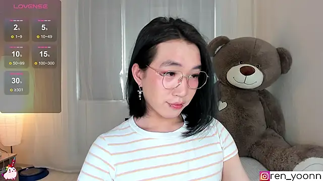 Snapshot of Ren_yoon chatting on 06.12.26 Ren yoon online show from 06.12.26