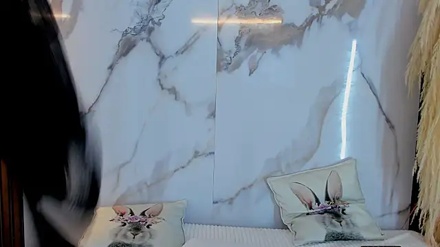 hannahill69 online show from 02.19.25