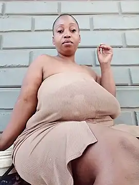 Snapshot of winterqueenx chatting on 12.20.24 winterqueenx online show from 12.20.24