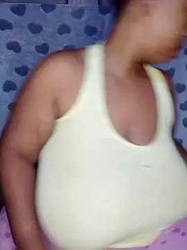 Snapshot of winterqueenx chatting on 01.08.25 winterqueenx online show from 01.08.25