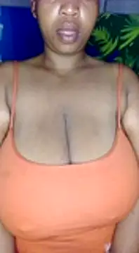 Snapshot of winterqueenx chatting on 01.10.25 winterqueenx online show from 01.10.25