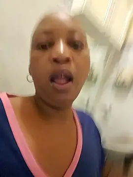 Snapshot of winterqueenx chatting on 03.21.25 winterqueenx online show from 03.21.25