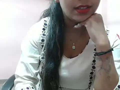 Snapshot of LovingPihu chatting on 01.13.25 LovingPihu online show from 01.13.25