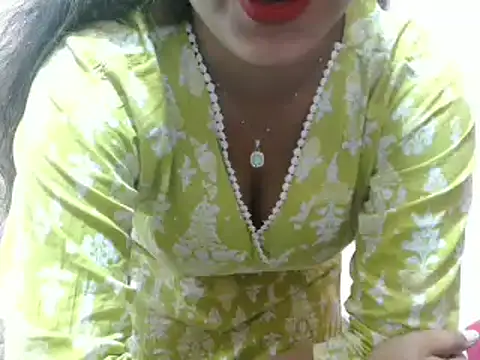 Snapshot of LovingPihu chatting on 02.06.25 LovingPihu online show from 02.06.25
