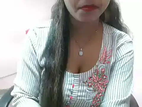 Snapshot of LovingPihu chatting on 02.07.25 LovingPihu online show from 02.07.25
