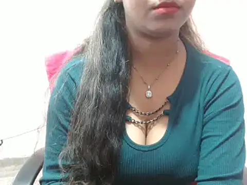 Snapshot of LovingPihu chatting on 02.13.25 LovingPihu online show from 02.13.25