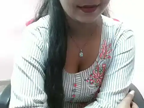 Snapshot of LovingPihu chatting on 02.24.25 LovingPihu online show from 02.24.25