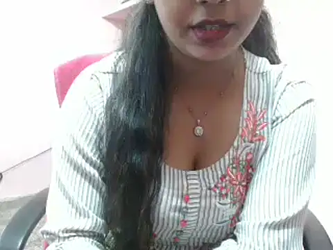 Snapshot of LovingPihu chatting on 02.24.25 LovingPihu online show from 02.24.25