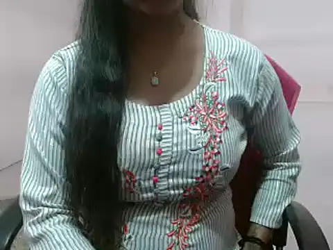Snapshot of LovingPihu chatting on 02.24.25 LovingPihu online show from 02.24.25
