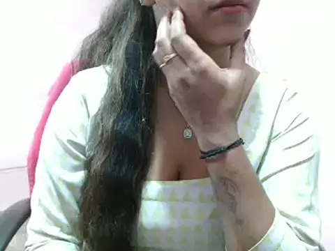 Snapshot of LovingPihu chatting on 03.07.25 LovingPihu online show from 03.07.25