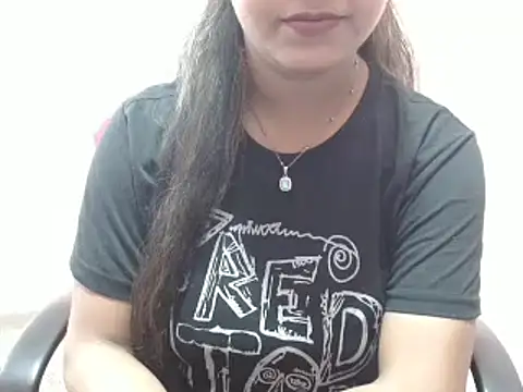 Snapshot of LovingPihu chatting on 03.11.25 LovingPihu online show from 03.11.25