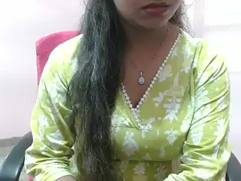 Snapshot of LovingPihu chatting on 03.15.25 LovingPihu online show from 03.15.25