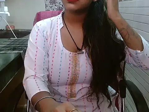 Snapshot of LovingPihu chatting on 09.21.25 LovingPihu online show from 09.21.25