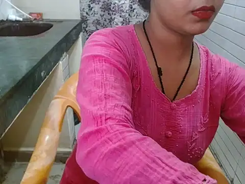 Snapshot of LovingPihu chatting on 09.28.25 LovingPihu online show from 09.28.25