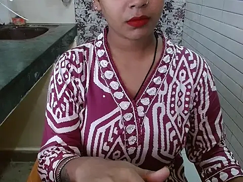 Snapshot of LovingPihu chatting on 10.04.25 LovingPihu online show from 10.04.25