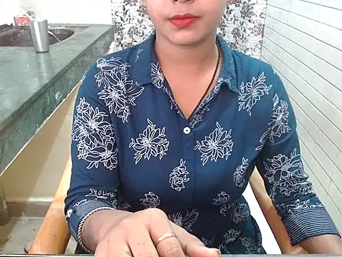 Snapshot of LovingPihu chatting on 10.14.25 LovingPihu online show from 10.14.25