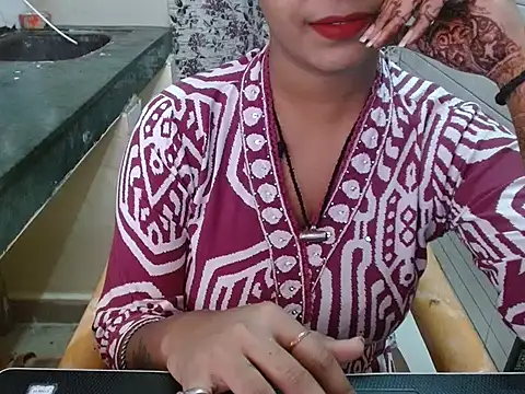 Snapshot of LovingPihu chatting on 10.15.25 LovingPihu online show from 10.15.25