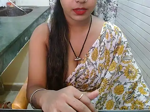 Snapshot of LovingPihu chatting on 10.16.25 LovingPihu online show from 10.16.25