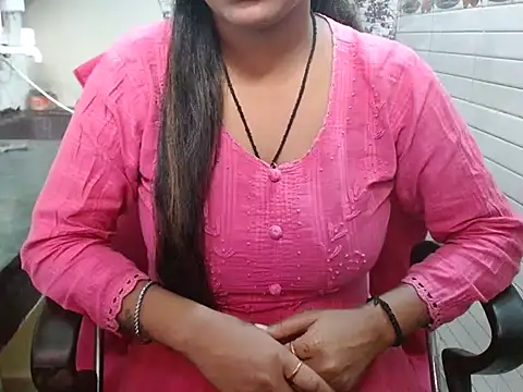 Snapshot of LovingPihu chatting on 10.19.25 LovingPihu online show from 10.19.25