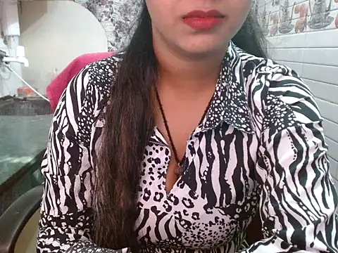 Snapshot of LovingPihu chatting on 11.06.25 LovingPihu online show from 11.06.25