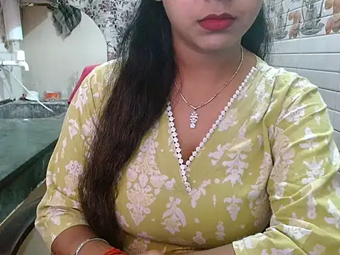 LovingPihu online show from 04.03.26