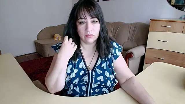 Lucretia Goldi  online show from 11.06.25