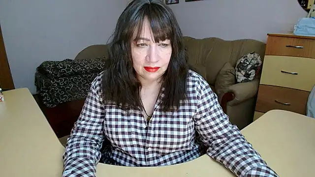 Lucretia Goldi  online show from 04.01.26