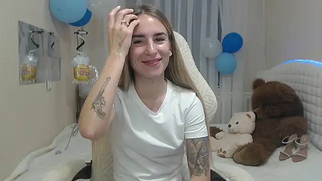 Snapshot of DeboraHorny chatting on 10.03.25 DeboraHorny online show from 10.03.25