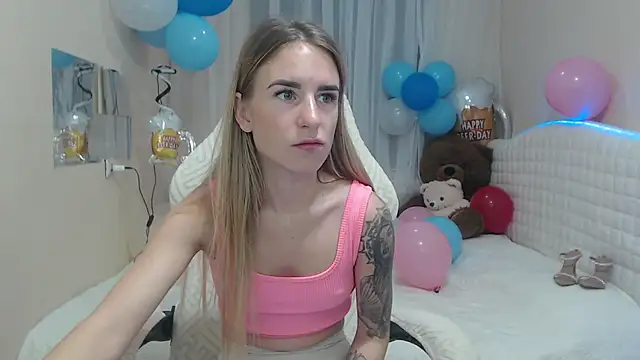 Snapshot of DeboraHorny chatting on 10.04.25 DeboraHorny online show from 10.04.25