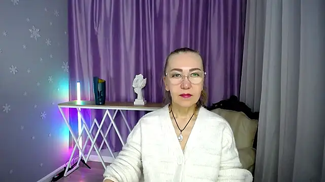 queen a n i online show from 09.23.25