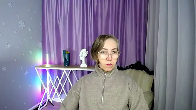 queen a n i online show from 10.21.25