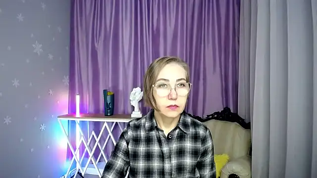 queen a n i online show from 11.28.25