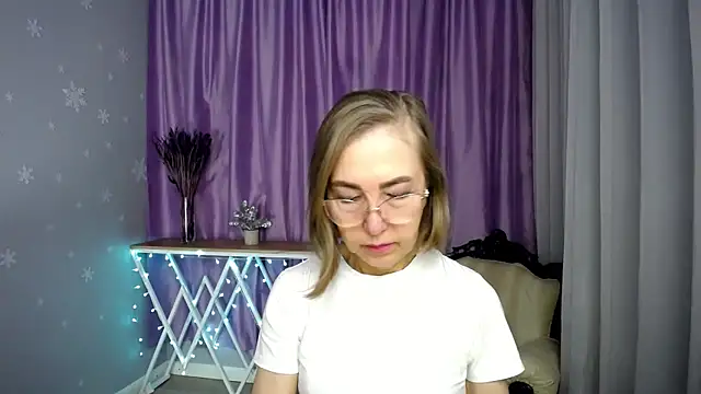 queen a n i online show from 04.18.26