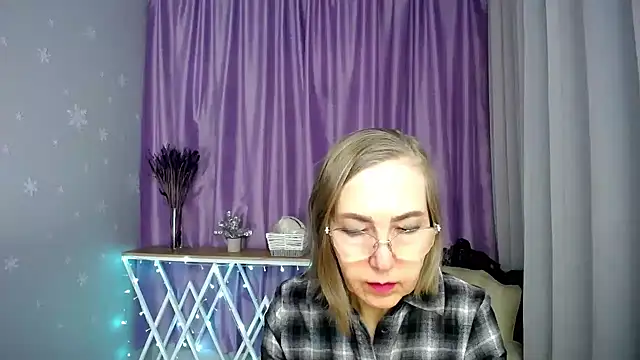 queen a n i online show from 04.21.26