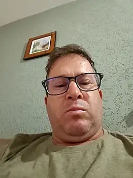 Snapshot of tavio1 chatting on 02.08.26 tavio1 online show from 02.08.26