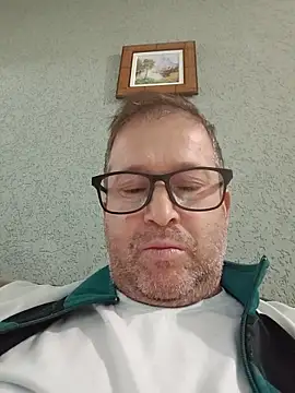 Snapshot of tavio1 chatting on 05.30.26 tavio1 online show from 05.30.26