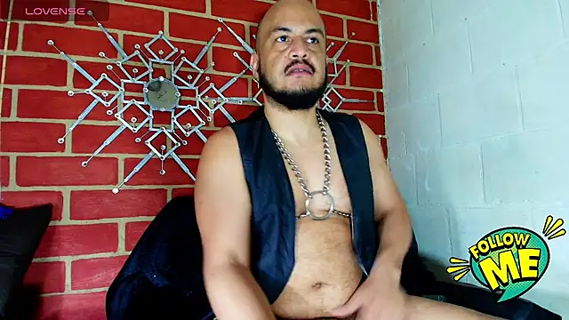 Snapshot of the_master_foal_ chatting on 10.01.25 the master foal online show from 10.01.25