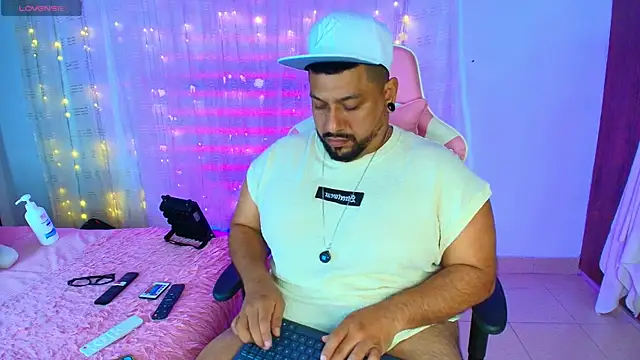 Snapshot of jacoob_woods chatting on 02.28.25 jacoob woods online show from 02.28.25