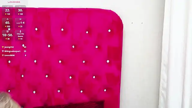 LoraDelNiro online show from 01.08.25