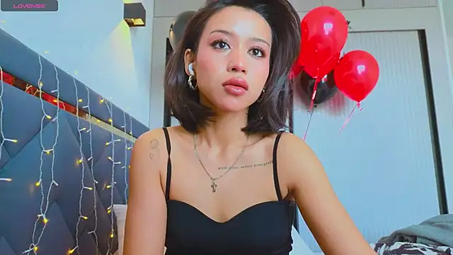 Mia Tin online show from 01.15.25