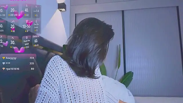 Mia Tin online show from 10.29.25