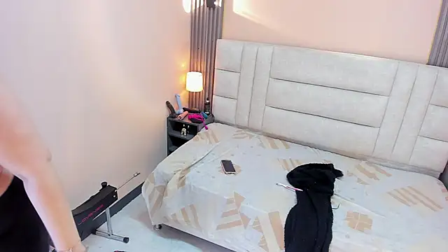 Snapshot of EYMI_TOMSOM chatting on 03.08.25 EYMI TOMSOM online show from 03.08.25