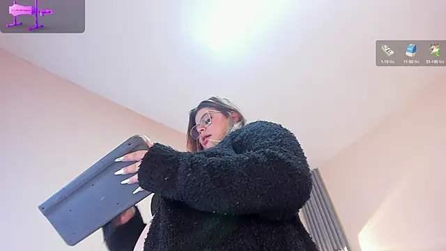 Snapshot of EYMI_TOMSOM chatting on 03.08.25 EYMI TOMSOM online show from 03.08.25